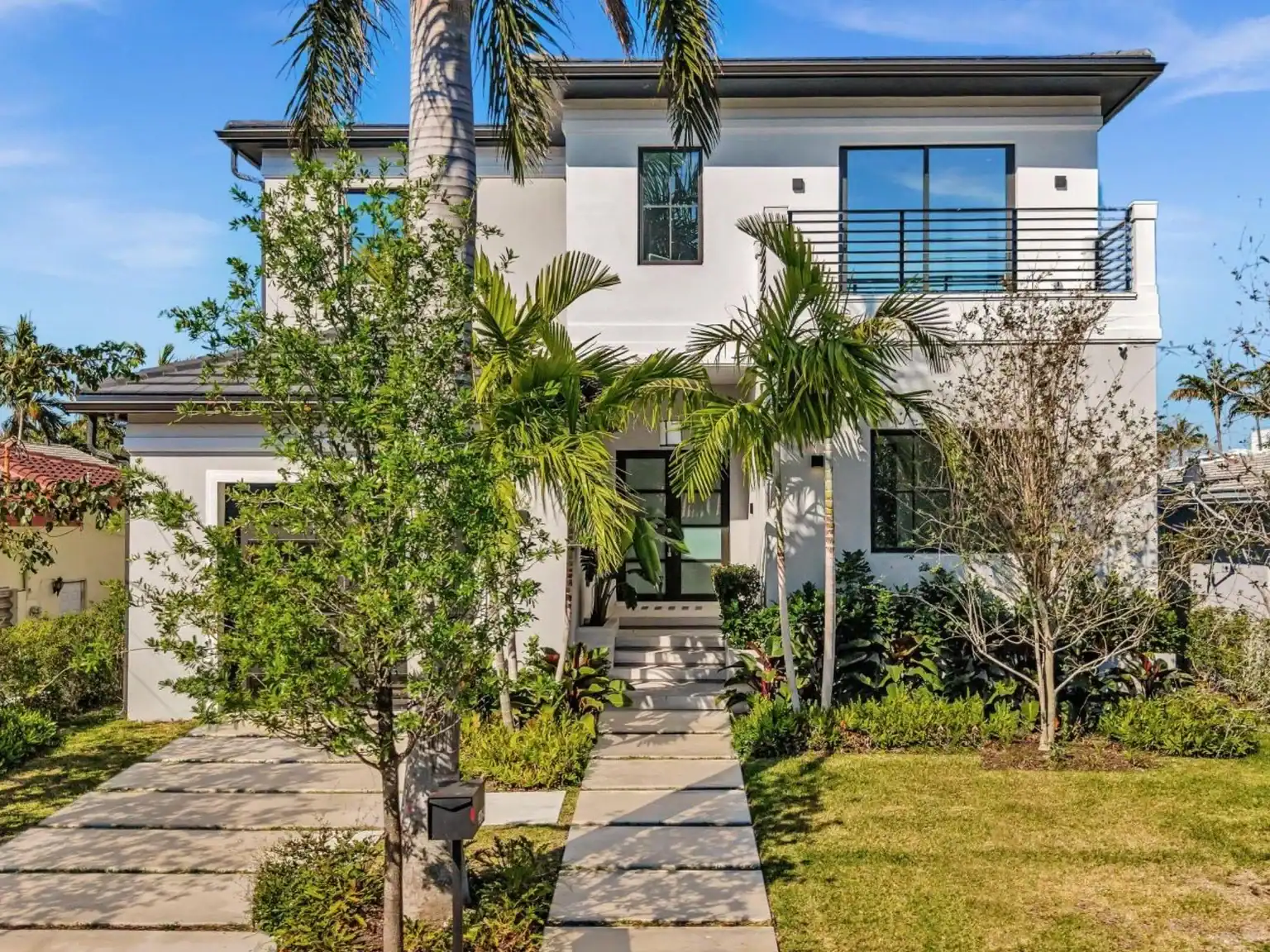 Brand New Construction in Surfside, FL, Lofty